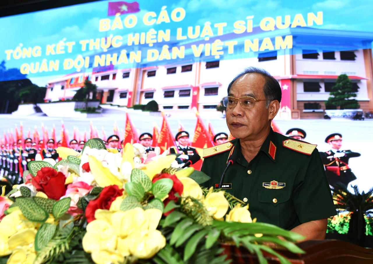 Kiến nghị sửa đổi chính sách tiền lương, nhà ở; nâng tuổi nghỉ hưu đối với sĩ quan Quân đội