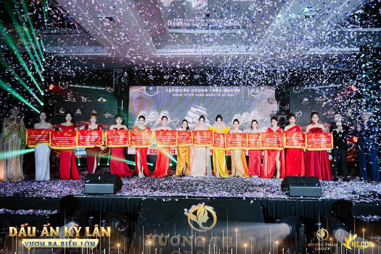 Bà trùm kiến tạo triệu phú - Chủ tịch HĐQT Nguyễn Thu Hiền tại siêu sự kiện "Dấu ấn Kỳ lân - Vươn ra biển lớn 2023"