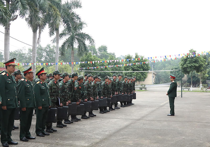 Thượng tướng Phùng Sĩ Tấn kiểm tra công tác SSCĐ và chúc Tết Lữ đoàn đặc công bộ 113
