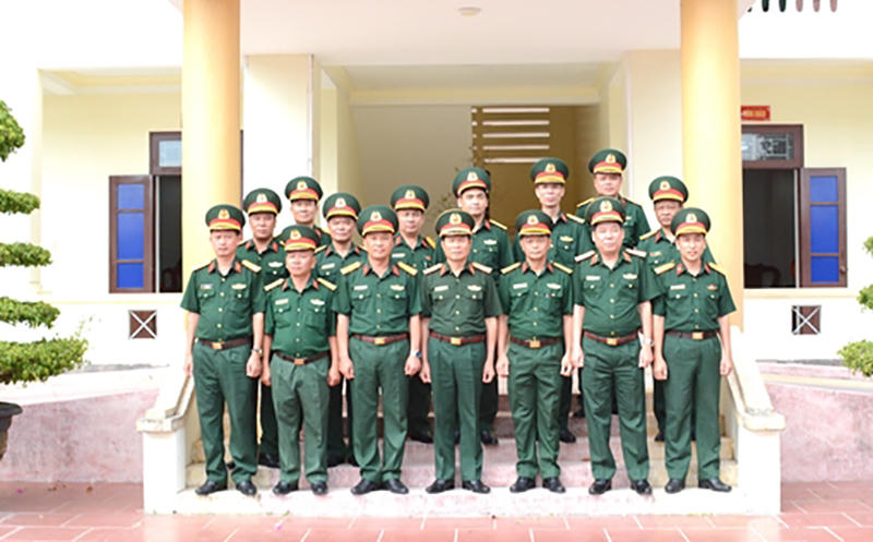 Thượng tướng Nguyễn Tân Cương kiểm tra SSCĐ và chuẩn bị đón Tết tại một số đơn vị