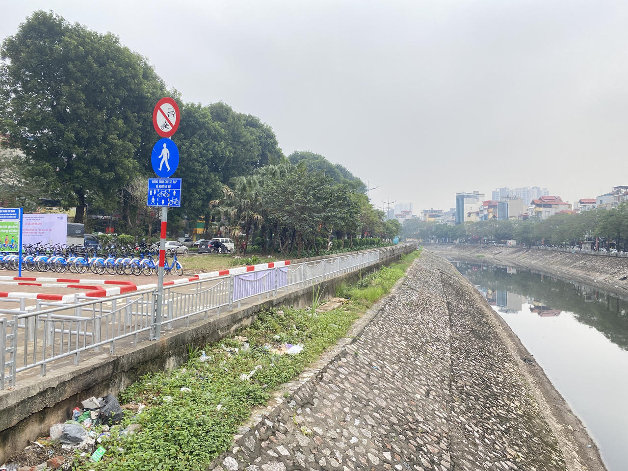 Cận cảnh tuyến đường dành riêng cho xe đạp ở Hà Nội