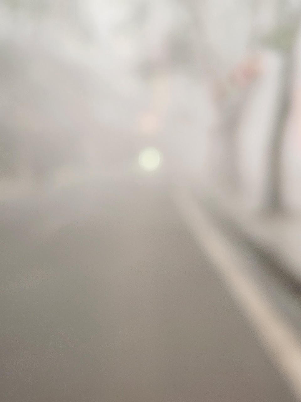 Sáng nay, Hà Nội chìm trong màn sương mù dày đặc