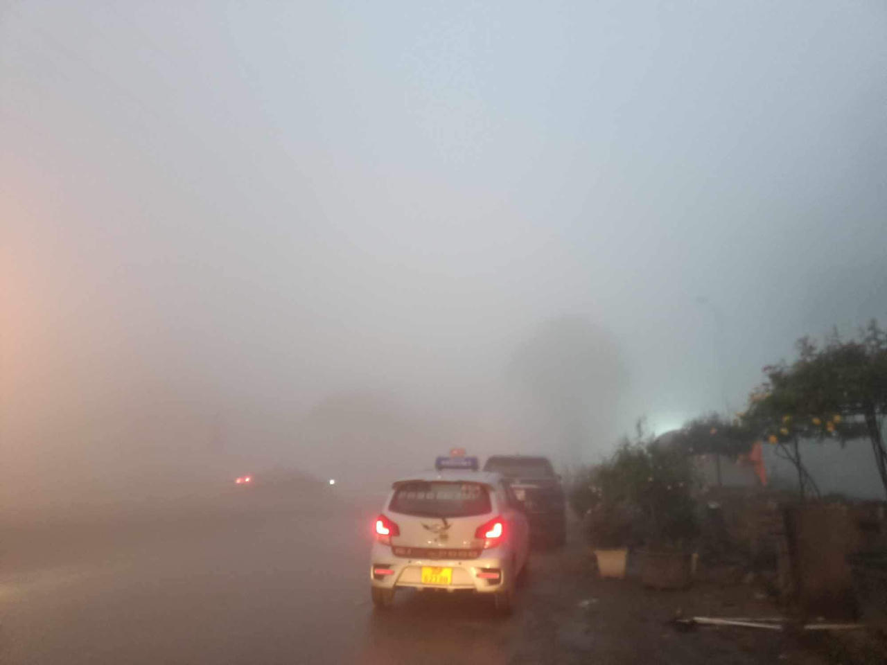 Sáng nay, Hà Nội chìm trong màn sương mù dày đặc