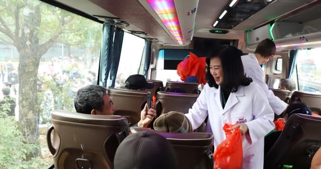 Ấm lòng những hoạt động chăm lo bệnh nhân dịp Tết 