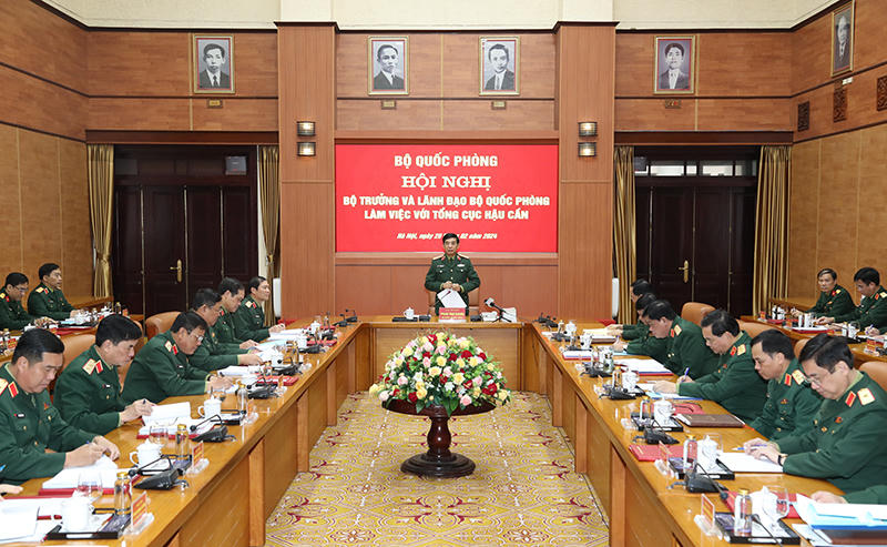 Đại tướng Phan Văn Giang và lãnh đạo Bộ Quốc phòng làm việc với Tổng cục Hậu cần