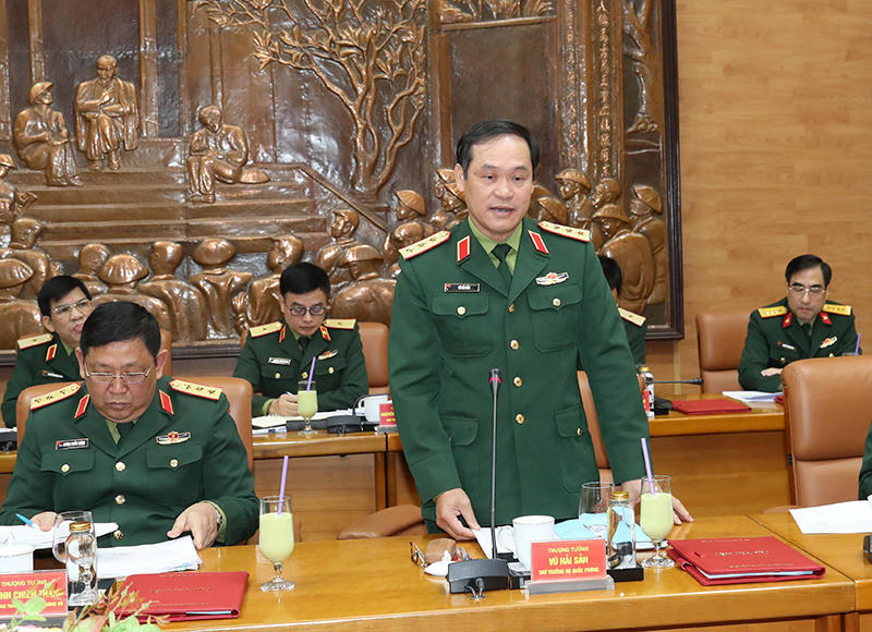 Đại tướng Phan Văn Giang và lãnh đạo Bộ Quốc phòng làm việc với Tổng cục Hậu cần