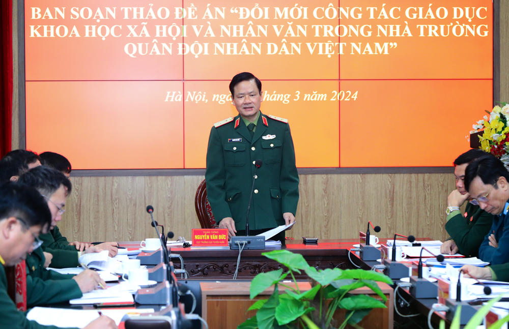 Đổi mới công tác giáo dục khoa học xã hội và nhân văn trong nhà trường Quân đội