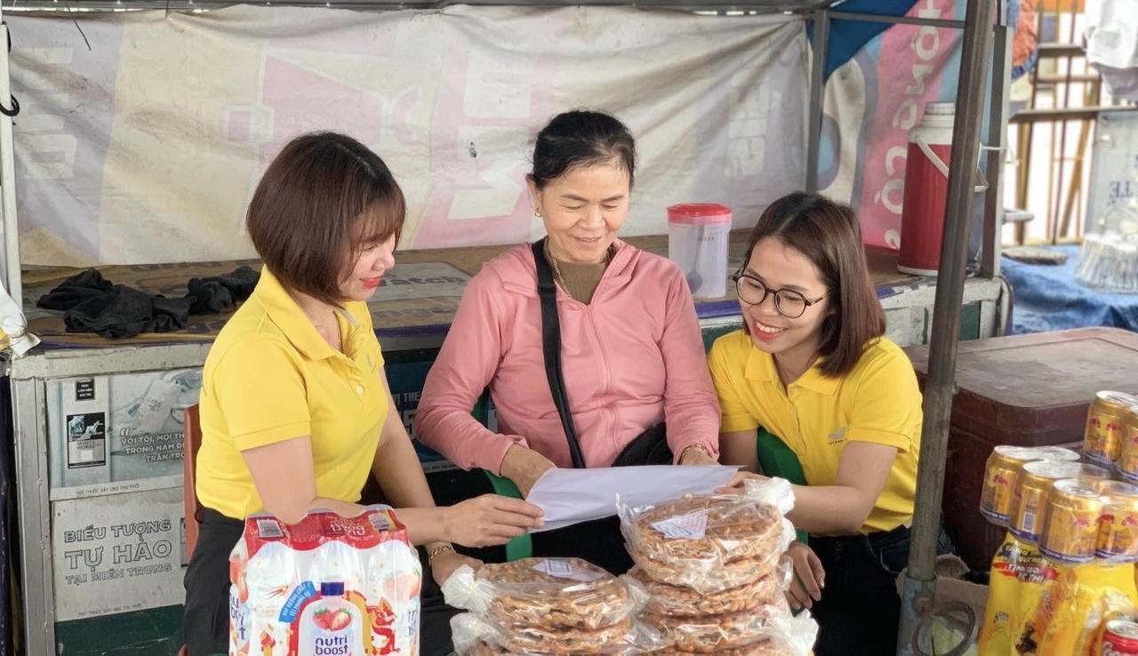 Một ngày, hơn 40.000 người tham gia bảo hiểm xã hội, bảo hiểm y tế