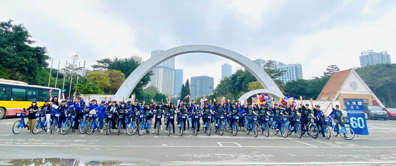 Ra quân đạp xe hưởng ứng giờ Trái đất năm 2024 