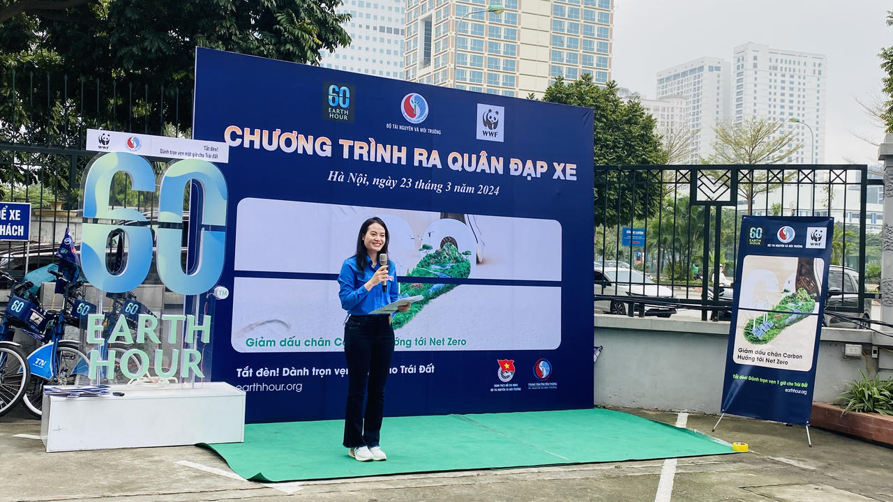 Ra quân đạp xe hưởng ứng giờ Trái đất năm 2024 