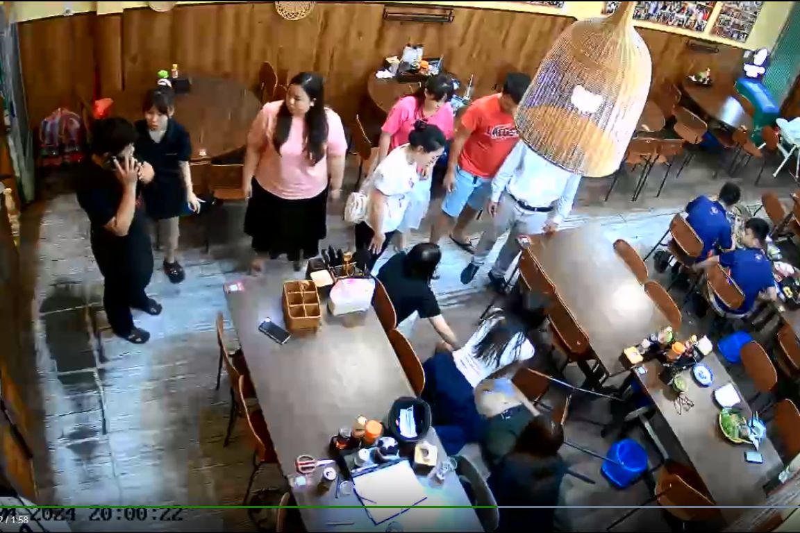 Tặng bằng khen cho nữ điều dưỡng cấp cứu du khách ngoại quốc tại Đà Nẵng