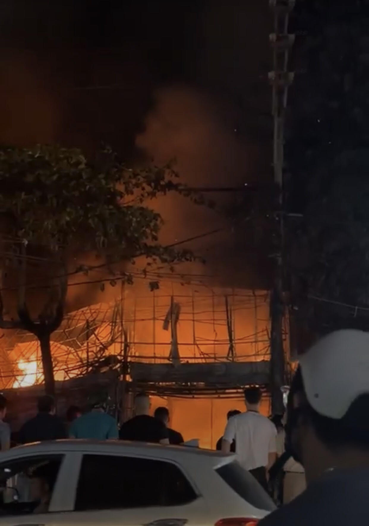 Cháy ngôi nhà làm biển quảng cáo tại TP Vĩnh Yên