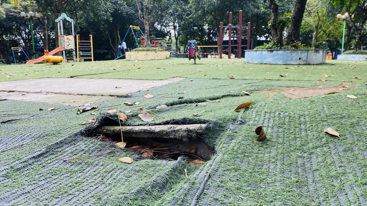 Nhiều hạng mục ở Công viên Cầu Giấy xuống cấp, hoang tàn