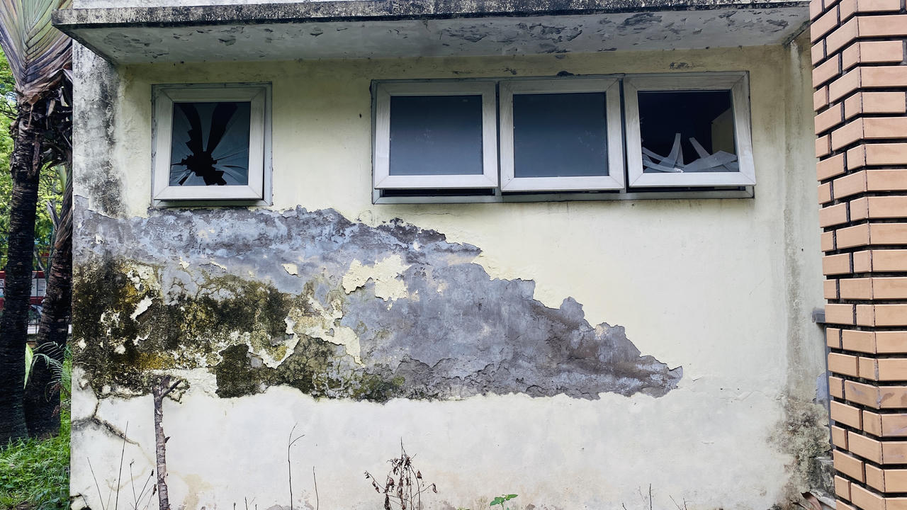 Nhiều hạng mục ở Công viên Cầu Giấy xuống cấp, hoang tàn