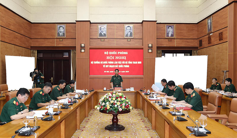 Đại tướng Phan Văn Giang làm việc với Bộ Tổng Tham mưu về Quy hoạch đất quốc phòng