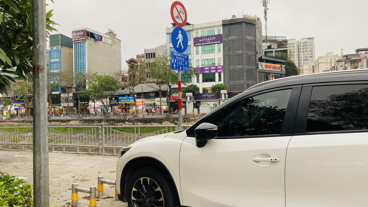 'Hiu hắt' tuyến đường dành riêng cho xe đạp ở Hà Nội