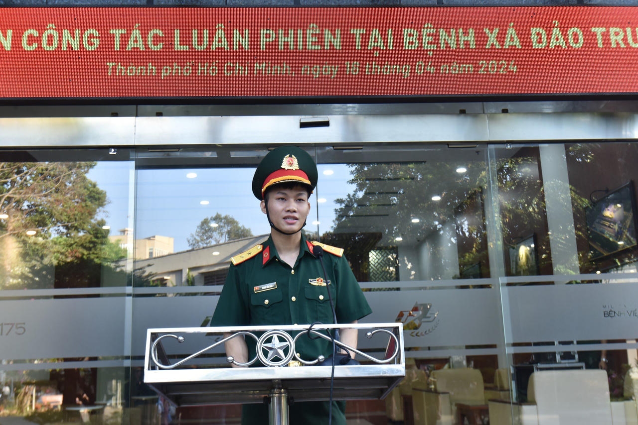 Bệnh viện Quân y 175 cử y, bác sĩ thực hiện nhiệm vụ tại huyện đảo Trường Sa