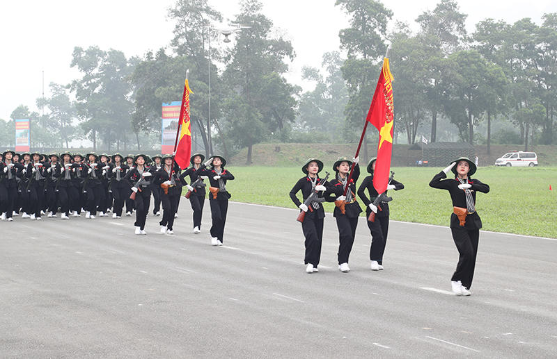 Thượng tướng Nguyễn Tân Cương kiểm tra hợp luyện diễu binh, diễu hành kỷ niệm 70 năm Chiến thắng Điện Biên Phủ
