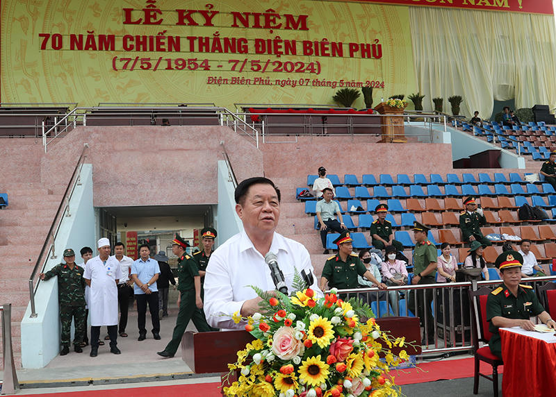 Trưởng ban Tuyên giáo Trung ương Nguyễn Trọng Nghĩa làm việc với Ban Thường vụ Tỉnh ủy Điện Biên