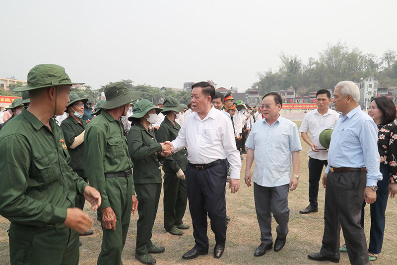 Trưởng ban Tuyên giáo Trung ương Nguyễn Trọng Nghĩa làm việc với Ban Thường vụ Tỉnh ủy Điện Biên