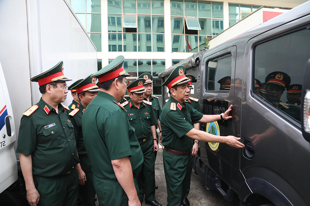 Đại tướng Phan Văn Giang thăm và làm việc với Cục Quân y