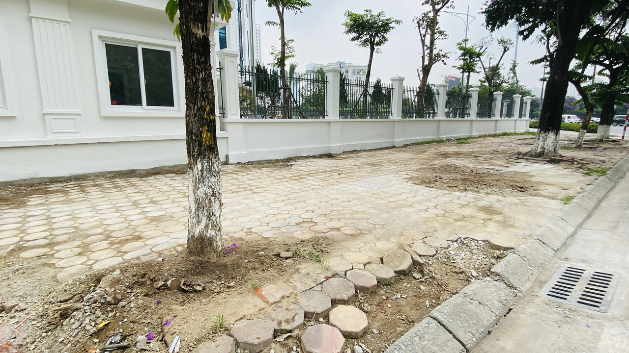 'Trả lại' cảnh sạch đẹp cho phố Tôn Thất Thuyết sau phản ánh của Báo Pháp luật Việt Nam