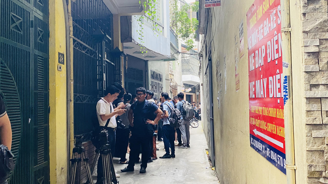 Hiện trường vụ cháy đặc biệt nghiêm trọng tại ngõ 119 Trung Kính, Cầu Giấy 