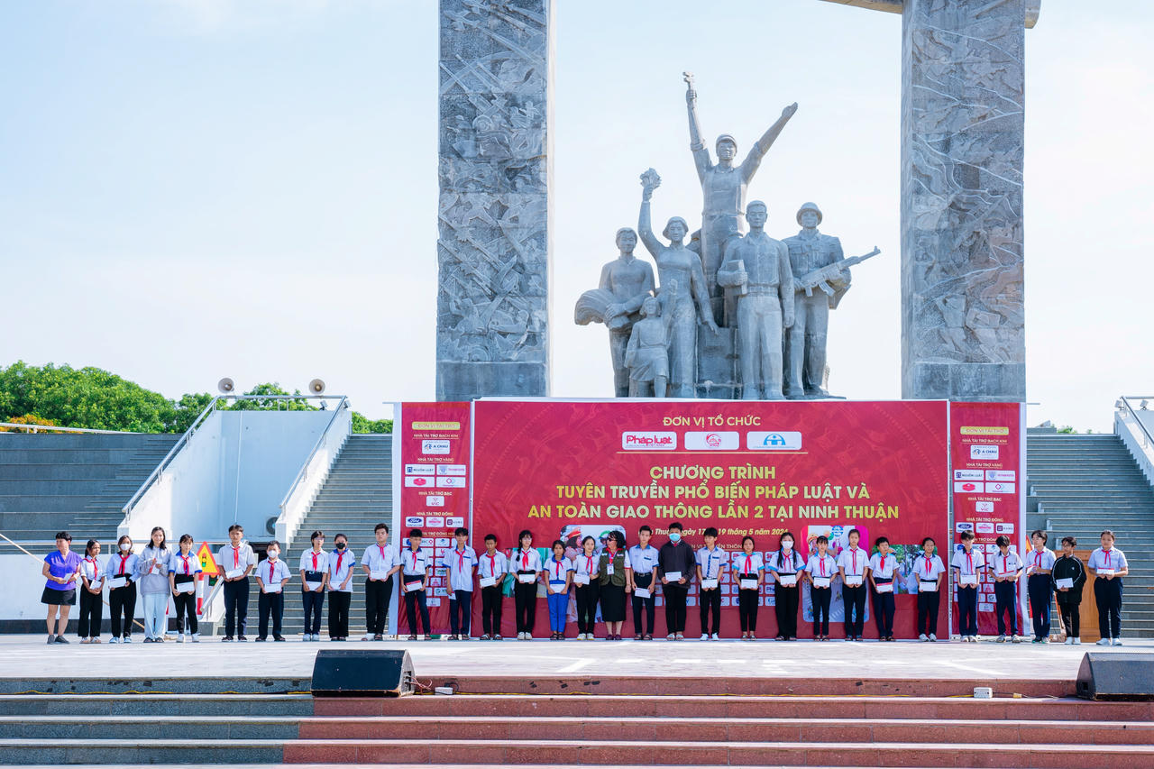 Caravan mùa 2: Hành trình tuyên truyền pháp luật và an toàn giao thông tại Ninh Thuận 