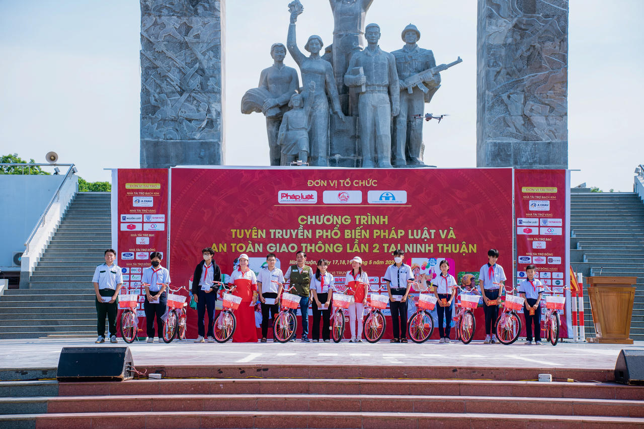 Caravan mùa 2: Hành trình tuyên truyền pháp luật và an toàn giao thông tại Ninh Thuận 