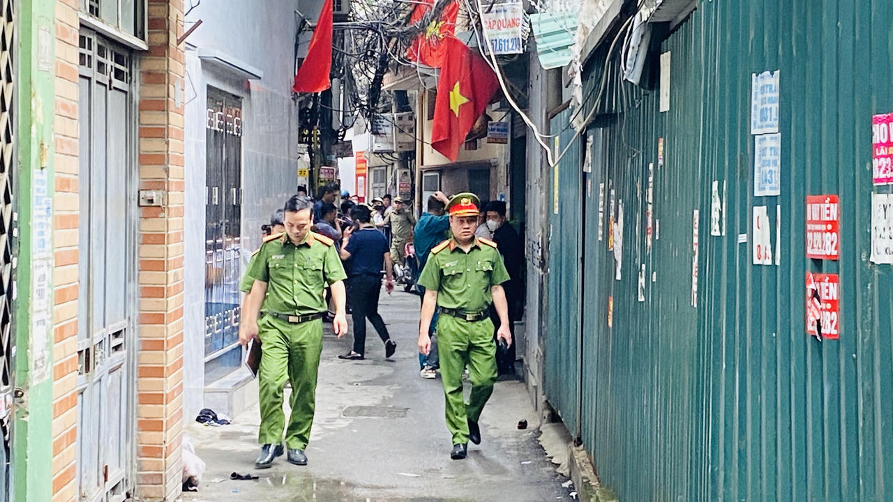 Hiện trường vụ cháy đặc biệt nghiêm trọng tại ngõ 119 Trung Kính, Cầu Giấy 