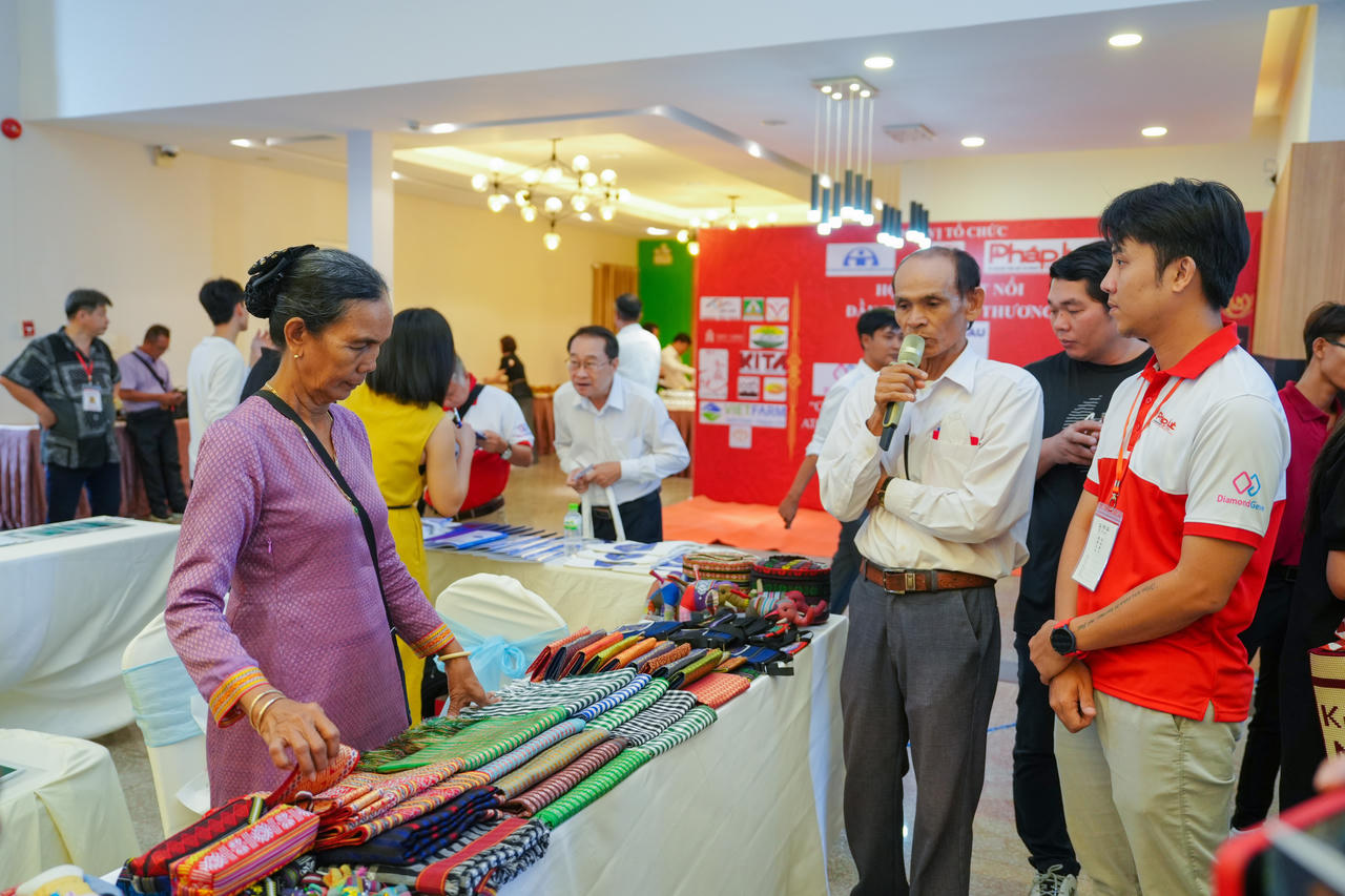 Caravan mùa 2: Hành trình tuyên truyền pháp luật và an toàn giao thông tại Ninh Thuận 