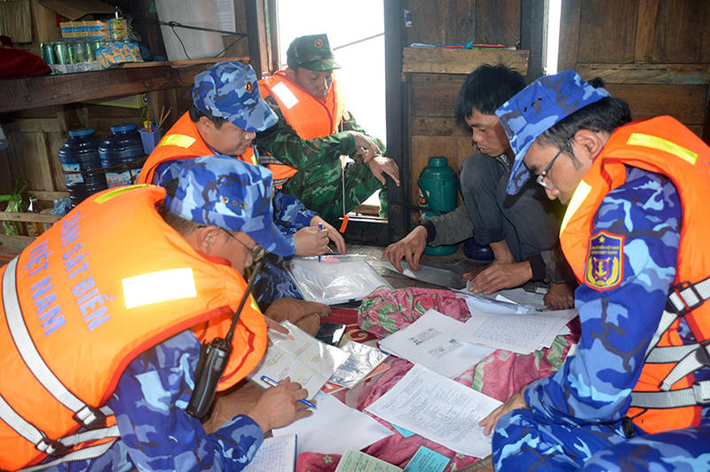 Cảnh sát biển Việt Nam tích cực chống khai thác IUU