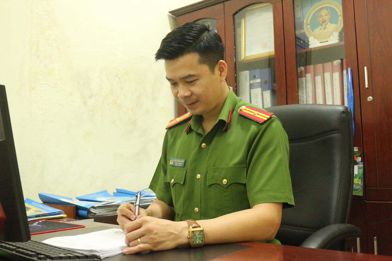 Vợ chồng cán bộ “gạn đục khơi trong” ở trại giam Phú Sơn 4 