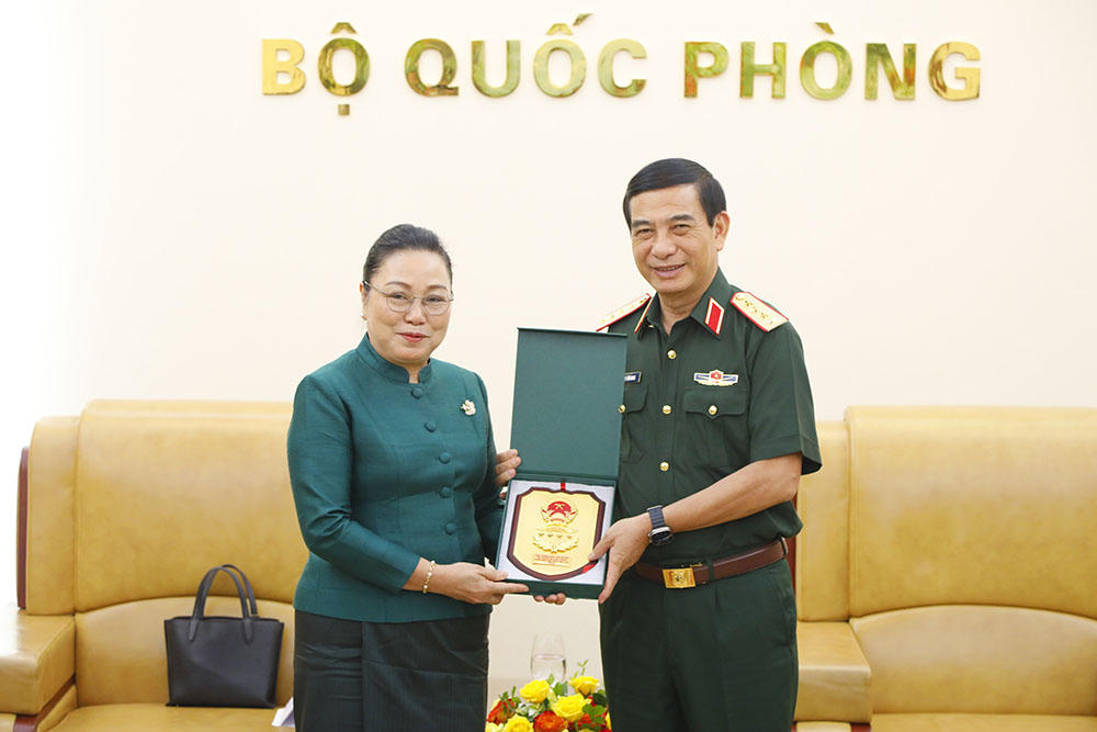 Đại tướng Phan Văn Giang tiếp Đại sứ Lào tại Việt Nam
