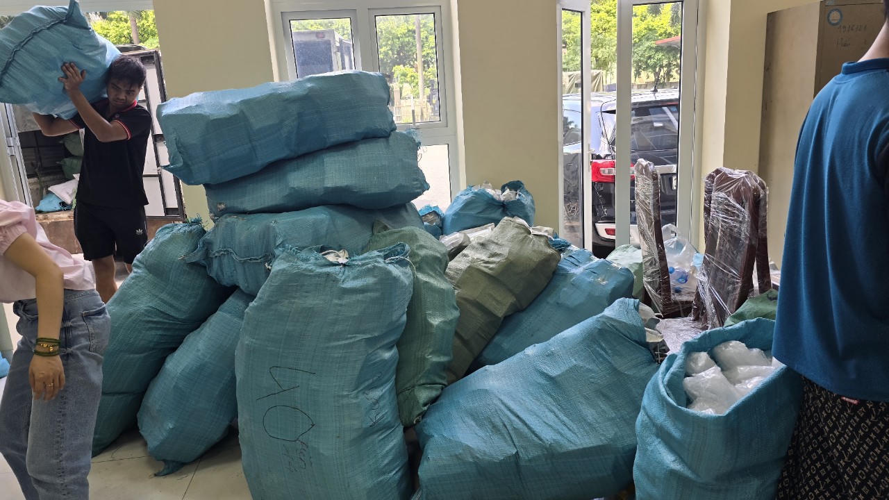 Khởi tố nhóm đối tượng sản xuất thuốc nam giả mạo 