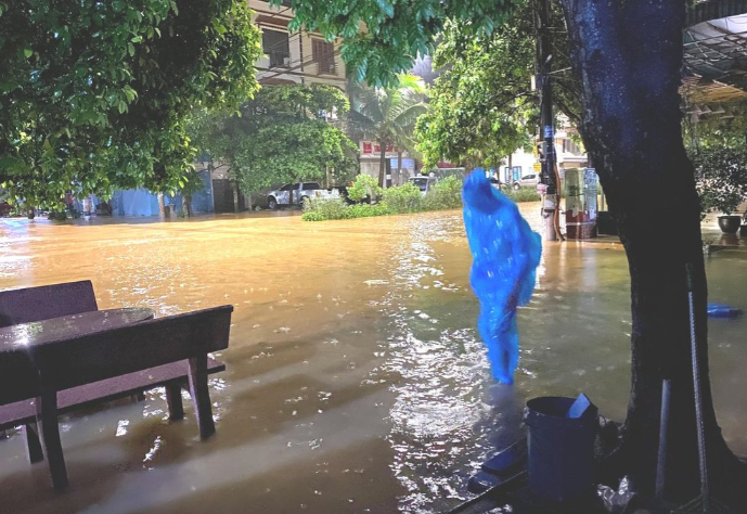 Ngập như sông nhiều khu vực ở Hạ Long