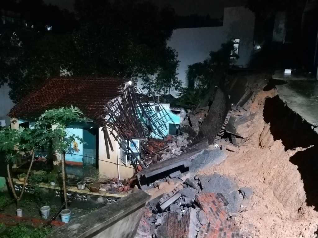 Ngập như sông nhiều khu vực ở Hạ Long