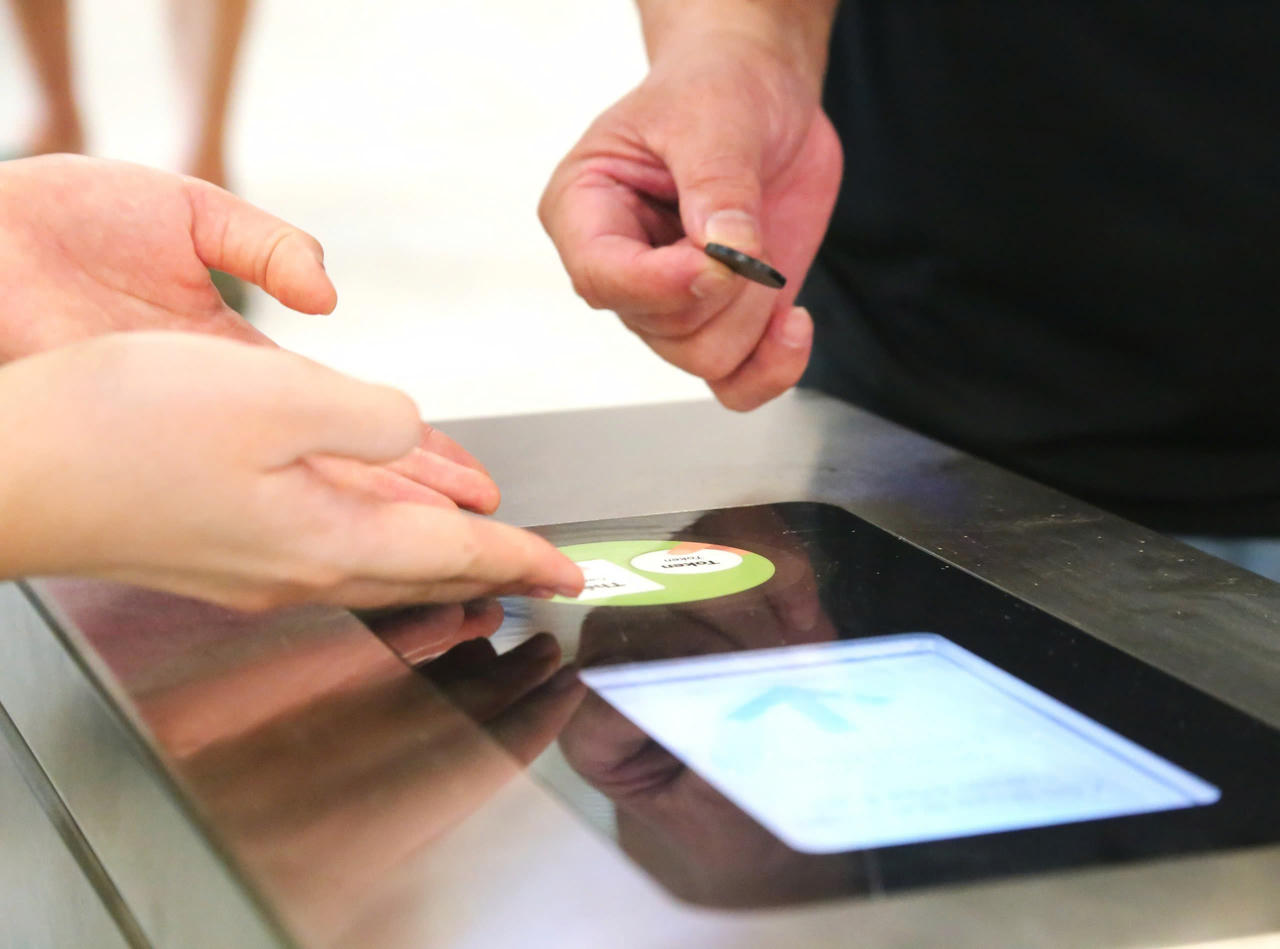 Metro Nhổn - ga Hà Nội đón hơn 12.000 khách trải nghiệm ngày đầu