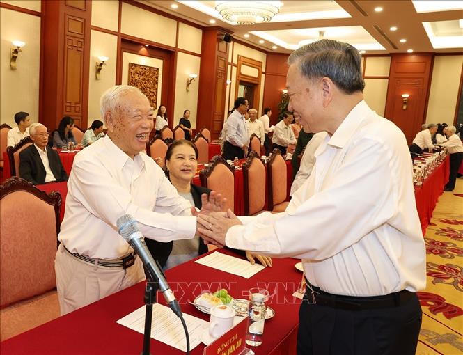 Tổng Bí thư, Chủ tịch nước Tô Lâm chủ trì Hội nghị gặp mặt các đồng chí lãnh đạo, nguyên lãnh đạo Đảng, Nhà nước