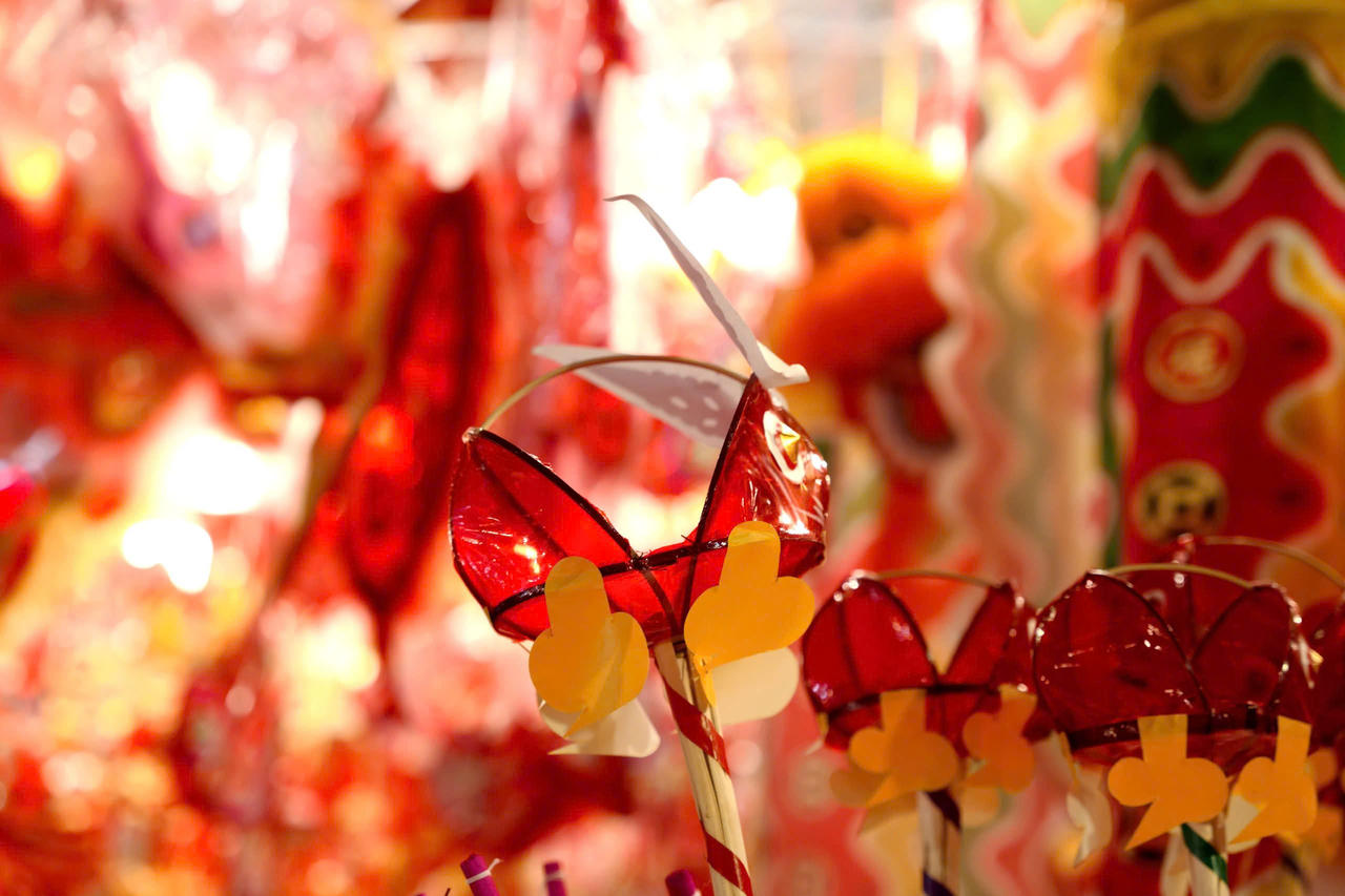 Giới trẻ đổ xô lên Hàng Mã 'check in' trước Tết Trung thu