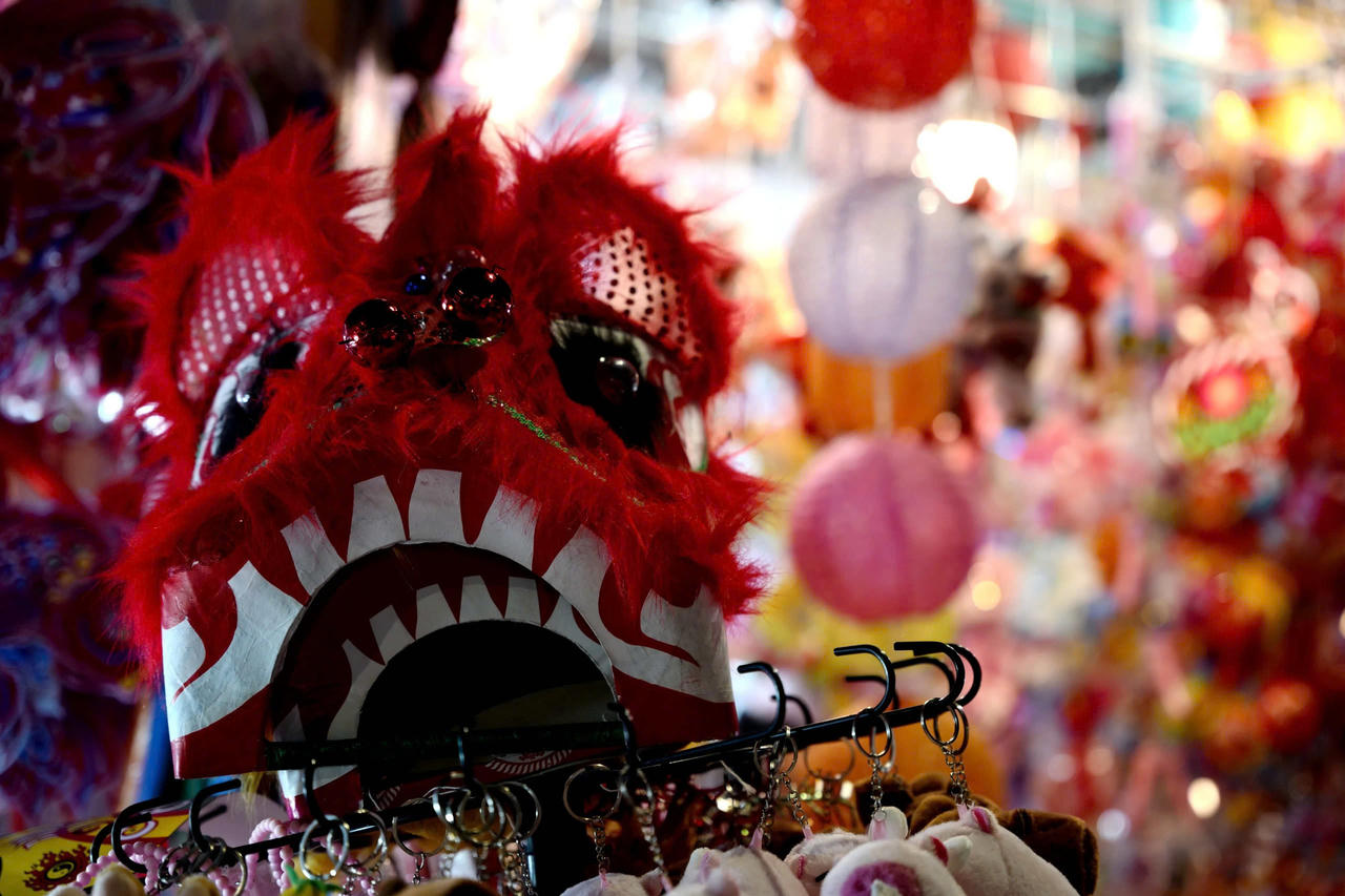 Giới trẻ đổ xô lên Hàng Mã 'check in' trước Tết Trung thu