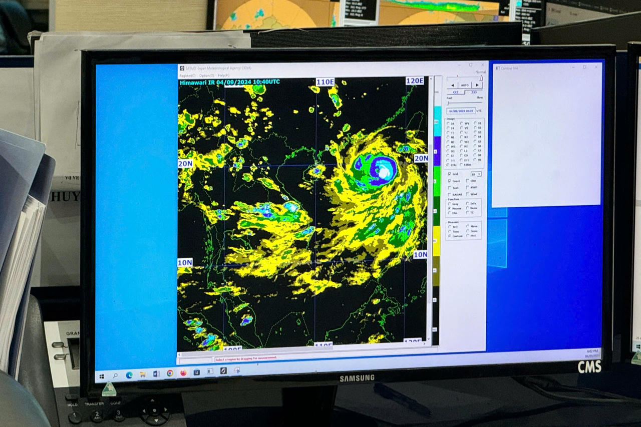 Bão mạnh nhất trong vòng 10 năm, Hà Nội và loạt tỉnh phải đối phó mưa lớn