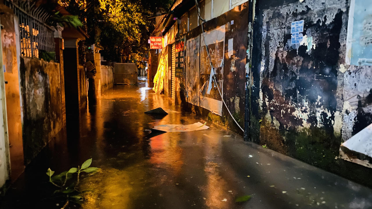 Đề phòng ngập lụt trên loạt tuyến phố ở Hà Nội 