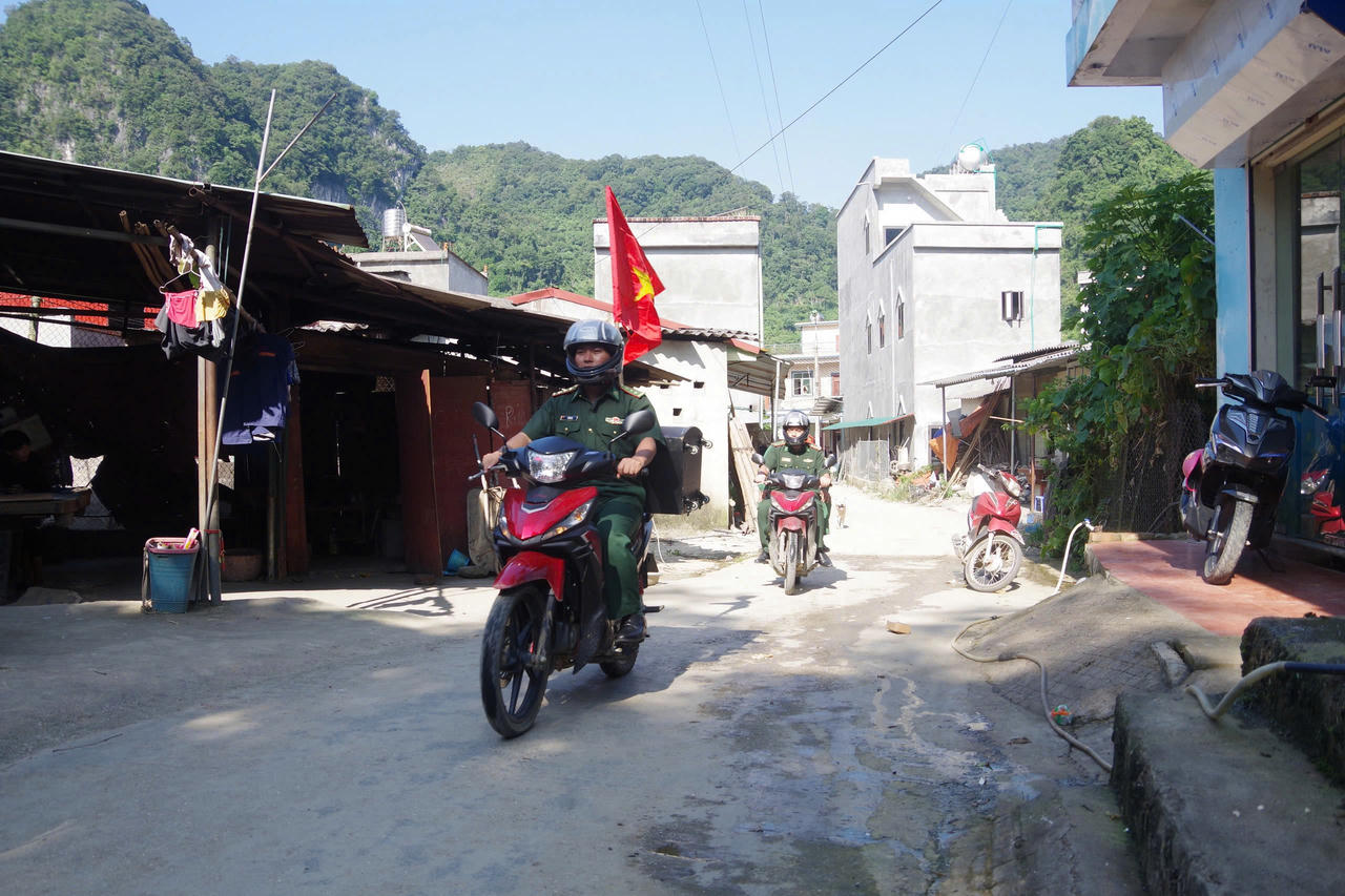 BĐBP Sơn Vĩ tuyên truyền, vận động người dân khu vực biên giới chủ động ứng phó với bão số 3 