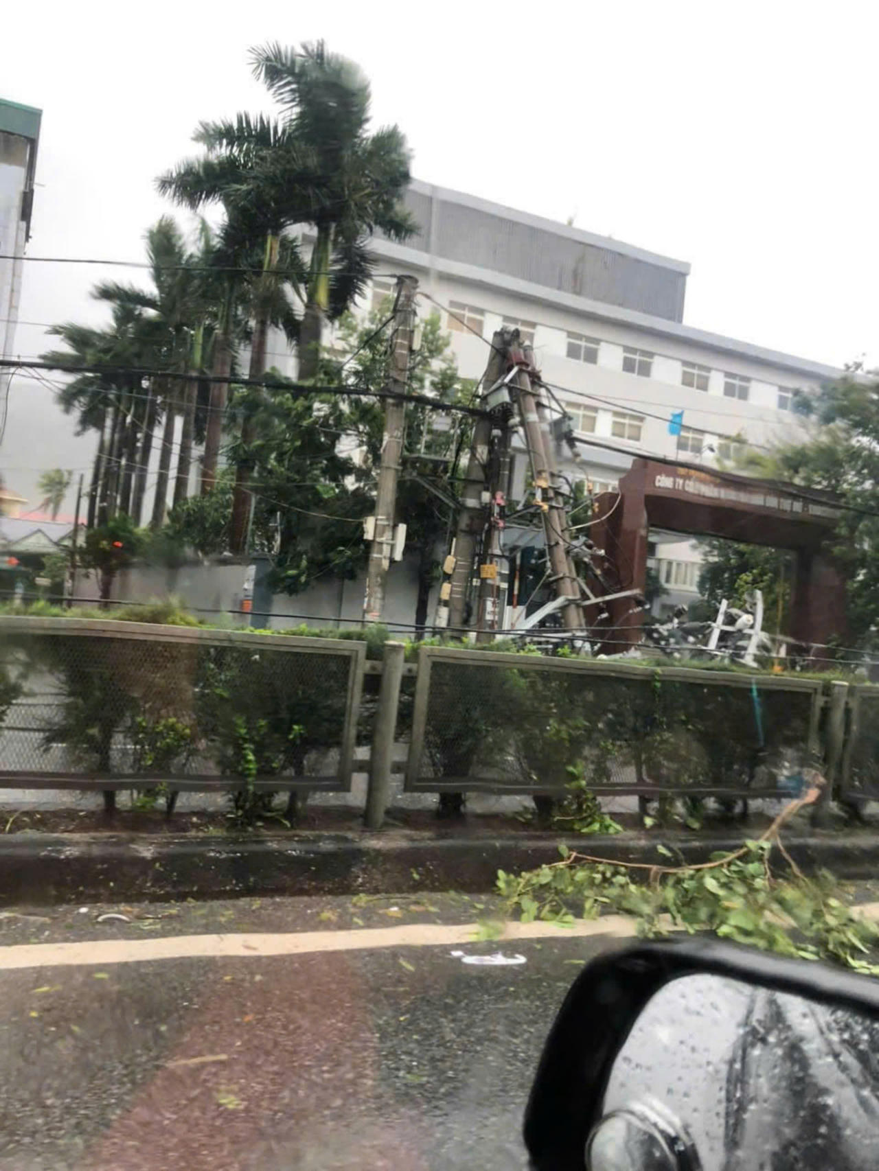 Quảng Ninh khắc phục hậu quả sau bão số 3