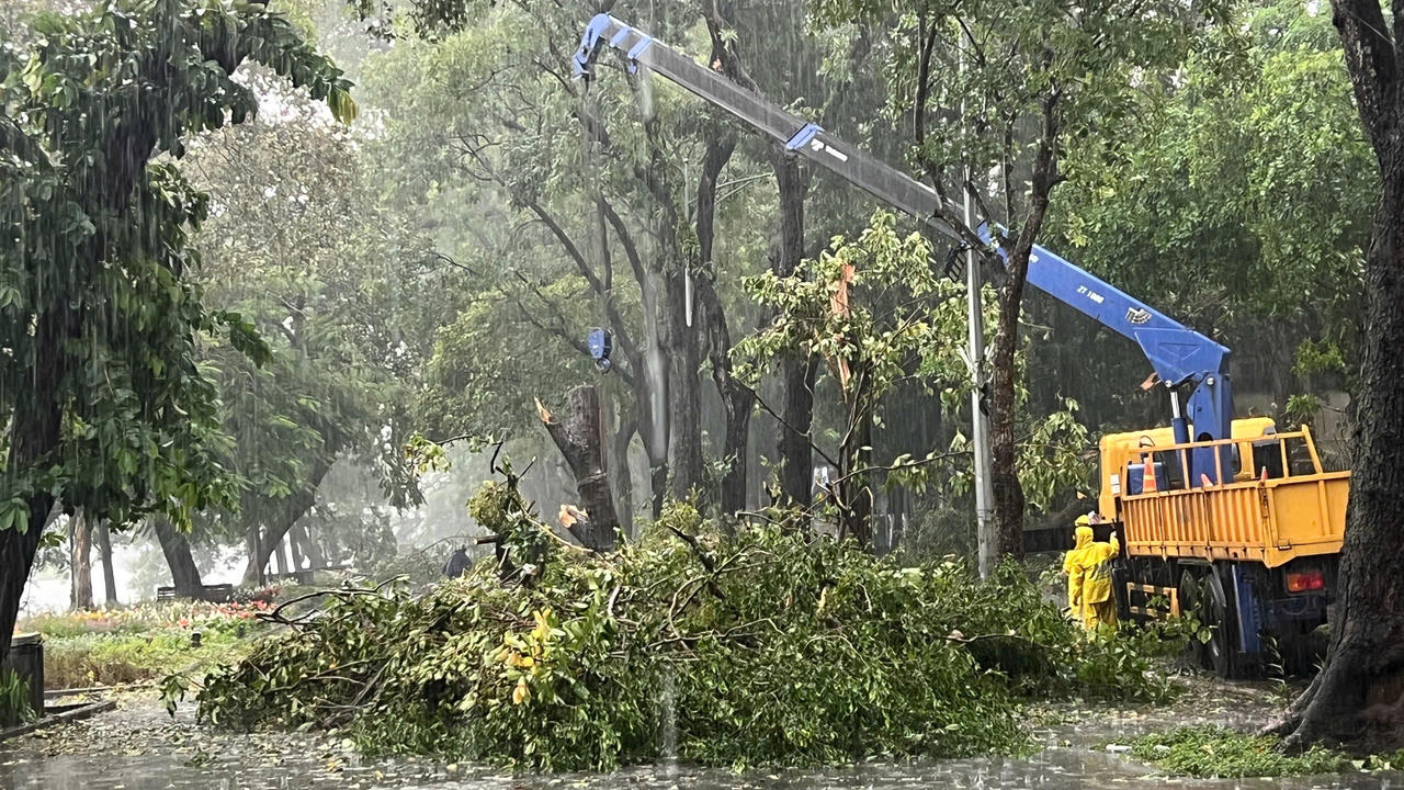 Niềm vui Trung Thu bị gián đoạn bởi siêu bão Yagi