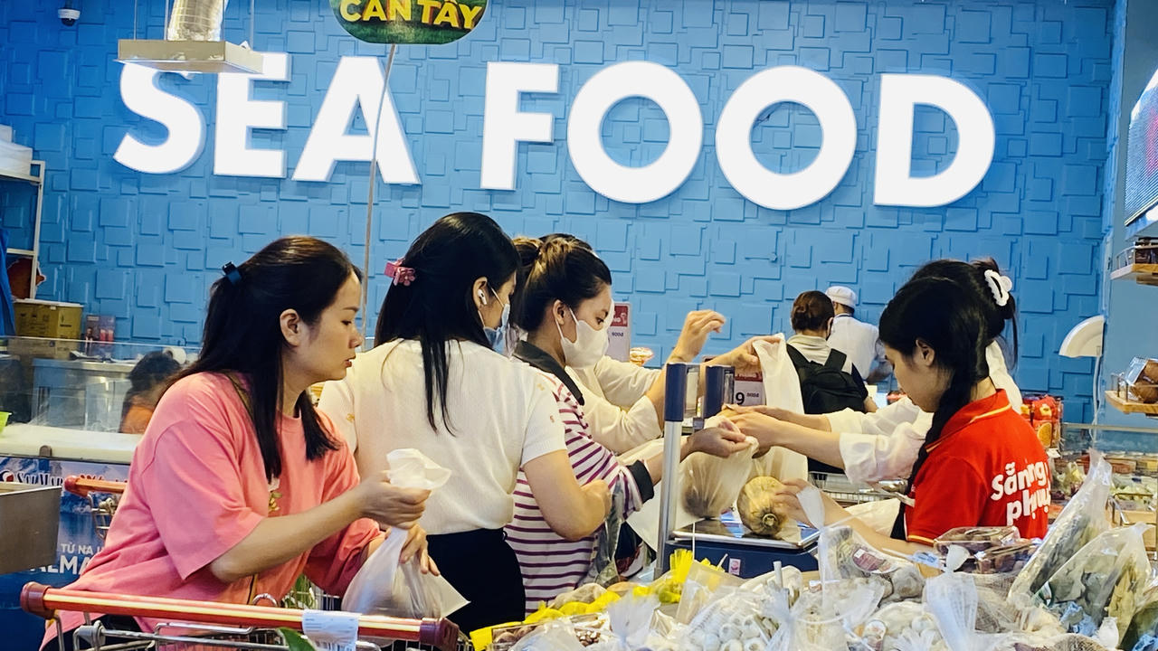 Người Hà Nội lại ‘đổ xô’ tích trữ thực phẩm sau bão