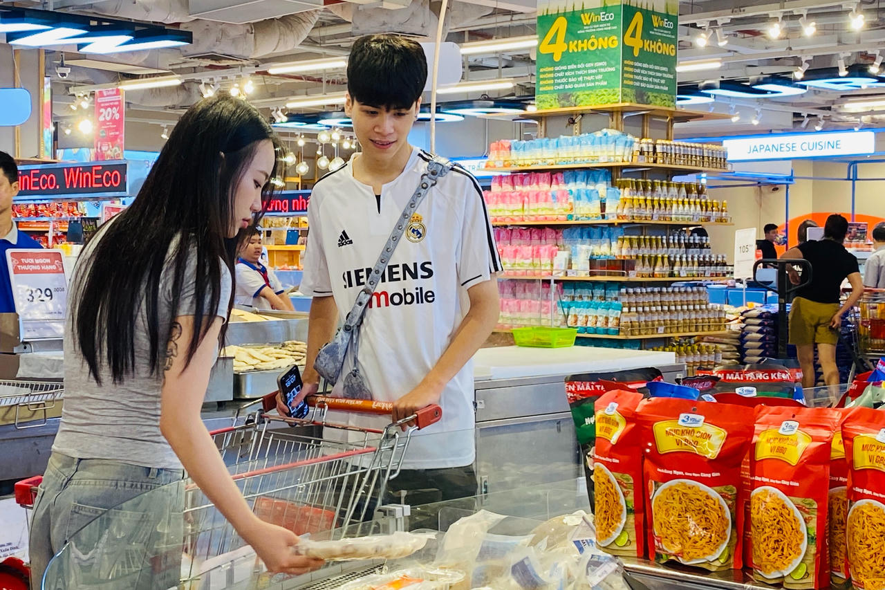 Người Hà Nội lại ‘đổ xô’ tích trữ thực phẩm sau bão