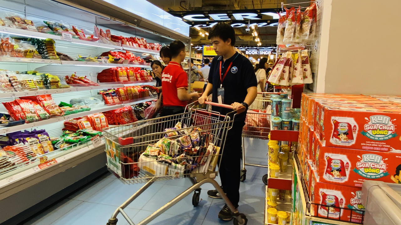 Người Hà Nội lại ‘đổ xô’ tích trữ thực phẩm sau bão