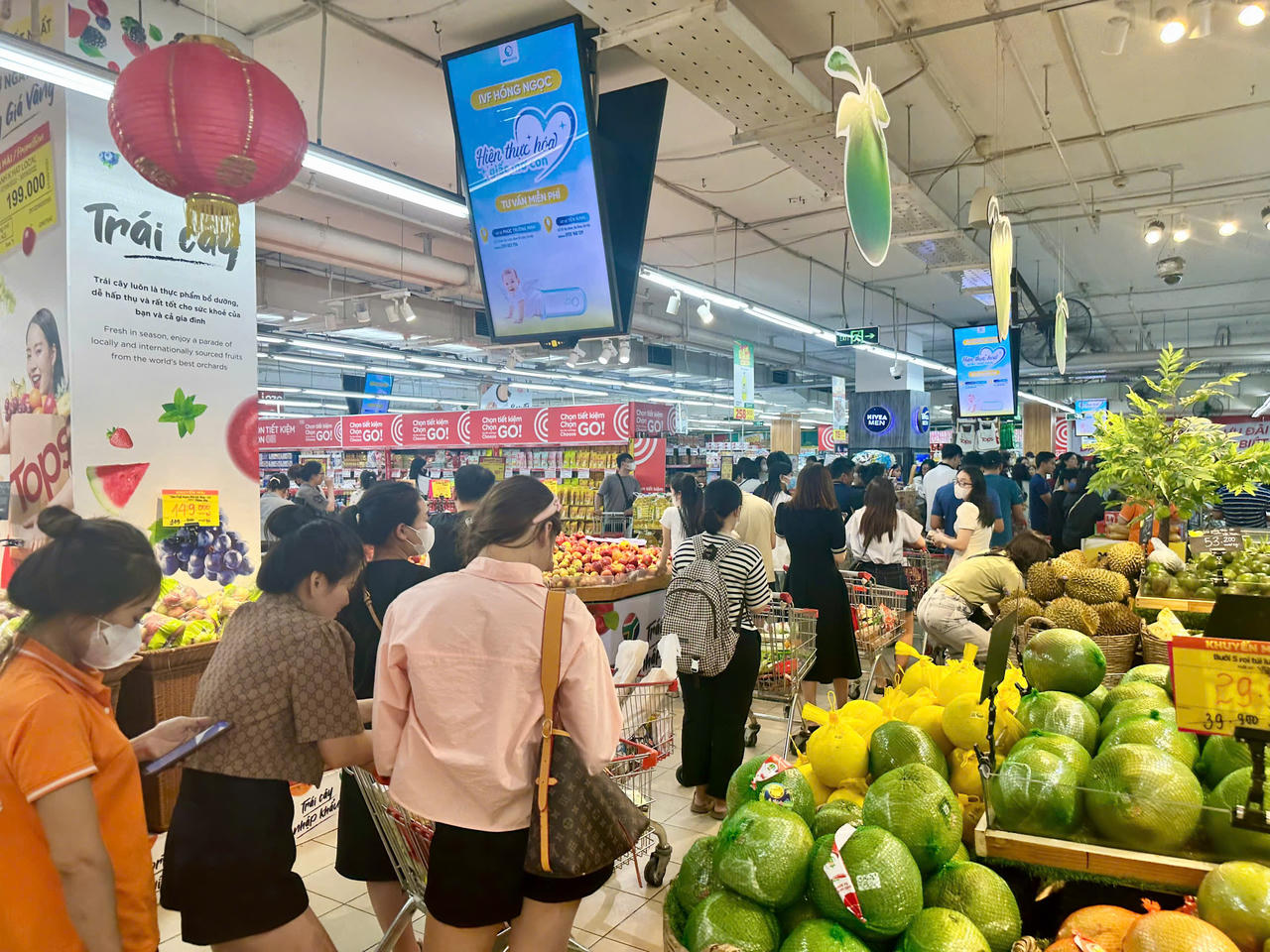 Người Hà Nội lại ‘đổ xô’ tích trữ thực phẩm sau bão